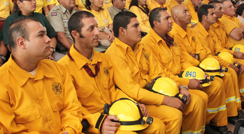 President sends fire fighters to disputed Isla Calero